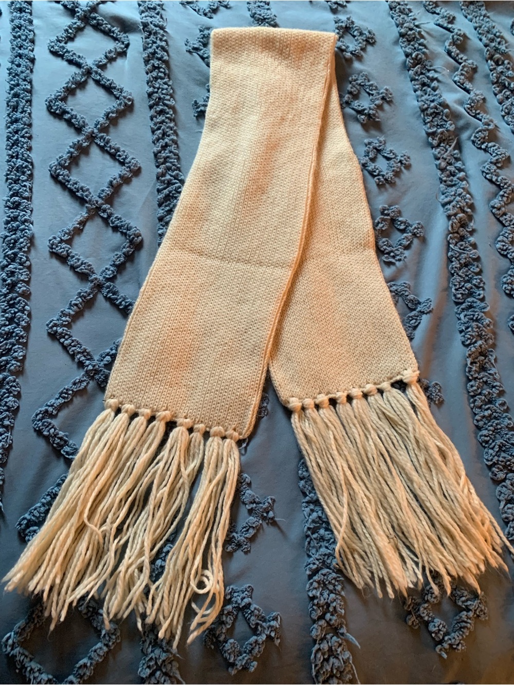 70s Vintage Hand-Knit Neutral Cream Ribbed Scarf with Long Fringe Tassels